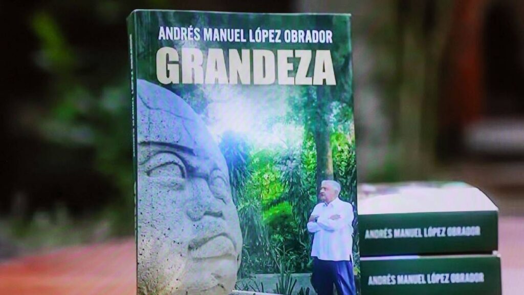 Senadores de Morena recibieron cajas con el libro “Grandeza”; versiones cruzadas sobre si pagaron los ejemplares