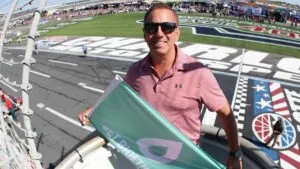 El expiloto de NASCAR Greg Biffle muere junto a su esposa e hijos tras estrellarse su avión 