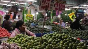 Banxico anticipa menor inflación en 2026, pero advierte riesgos