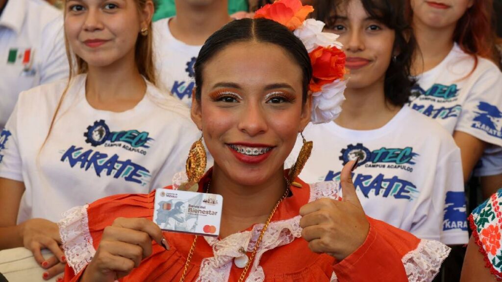 Jóvenes Construyendo el Futuro entregará 8,480 pesos mensuales en 2025 a jóvenes en capacitación laboral.