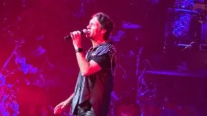 Leonardo de Lozanne deslumbra en “Malinche” de Nacho Cano y sorprende con canción de Mecano