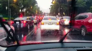 Viernes con frío matutino, nublados y chubascos por la tarde en CDMX