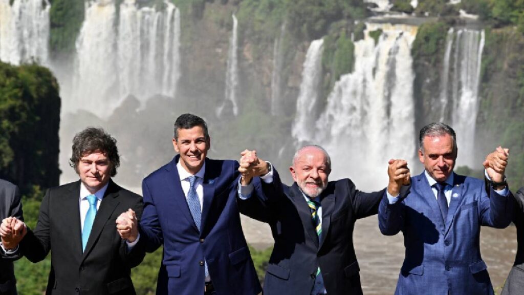 Lula y Milei chocan en la cumbre del Mercosur por la crisis en Venezuela y la presión de Estados Unidos.