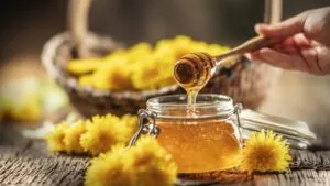 Miel para la tos: cuándo sí funciona y cuándo no