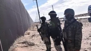 Intentos por cruzar el muro fronterizo dejan más de 400 heridos en 2025
