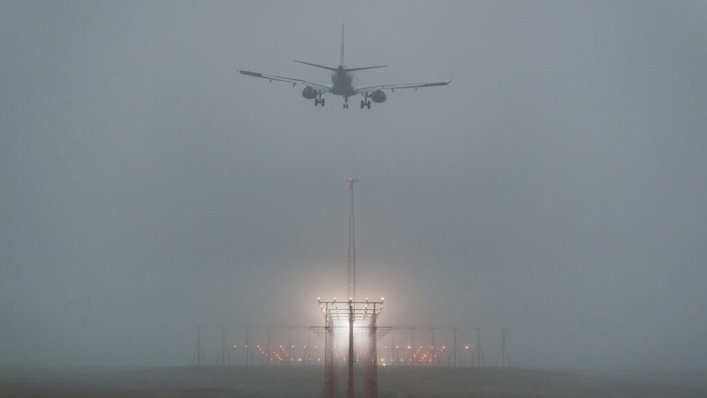ola-invernal-impacta-a-aeropuertos-del-pais-cuales-son-las-responsabilidades-de-las-aerolineas-y-que-debes-hacer