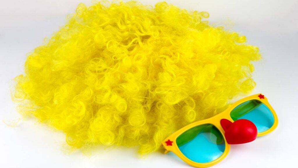 “Defendí a mi esposa”: payaso “Pichurris” reparte puñetazos a una persona en posada en Campeche