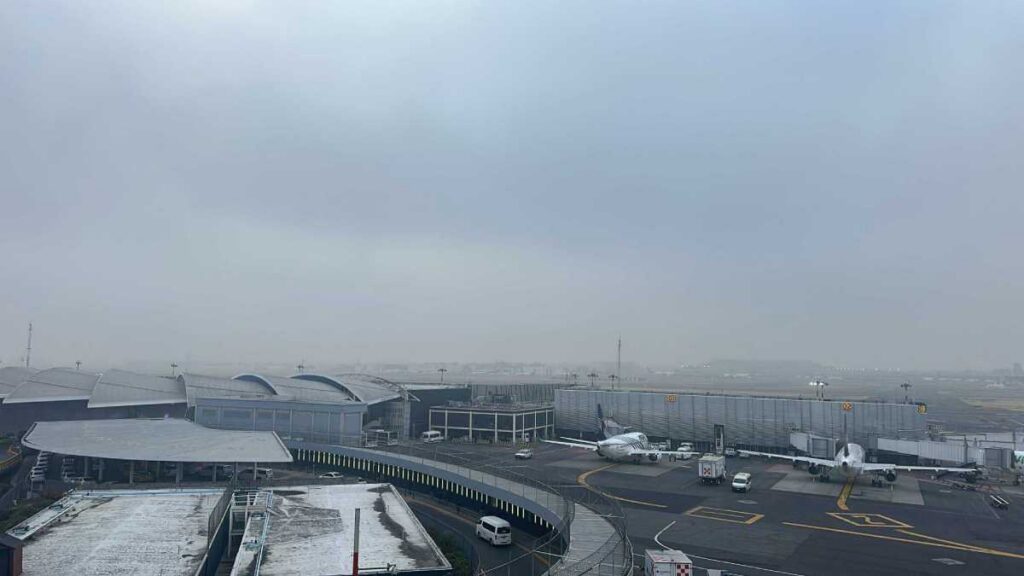 Piloto retiene avión en AICM