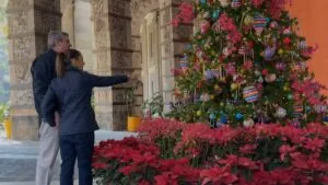 Políticos mexicanos se suman a la Navidad con mensajes de unión y compromiso