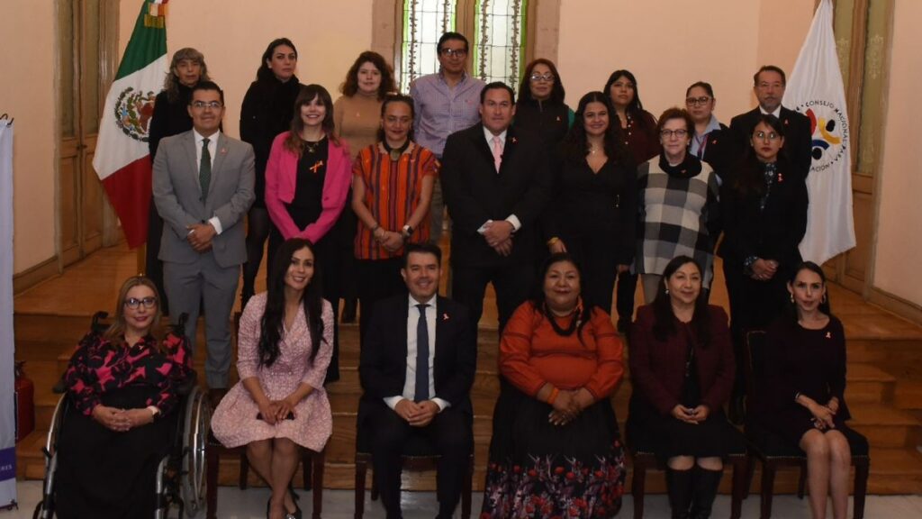 Presentan guía para mejorar servicios y transformar vidas. Foto: Uno Tv