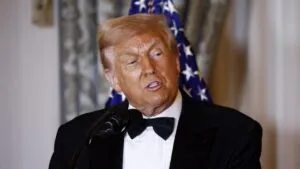 Trump advierte que “muy pronto” iniciarán ataques por tierra a narcotraficantes