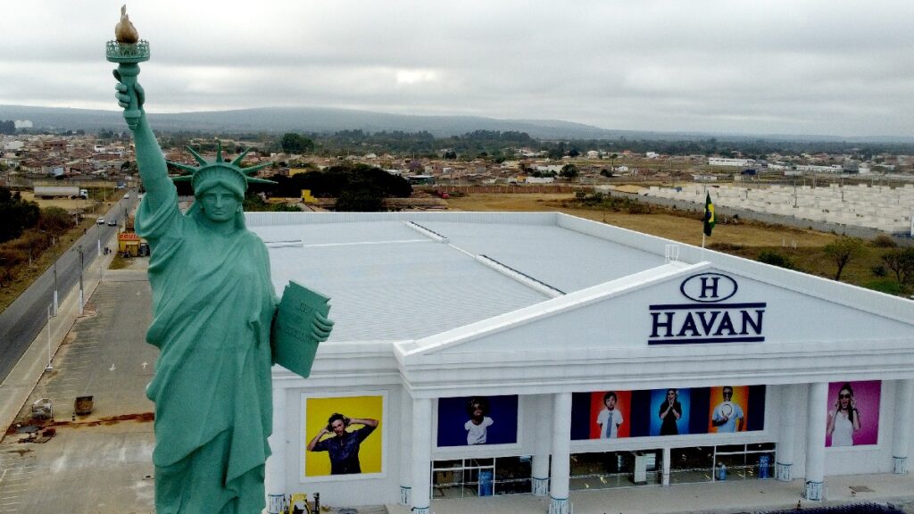 Cae estatua de la Haván. Foto: Gettyimages