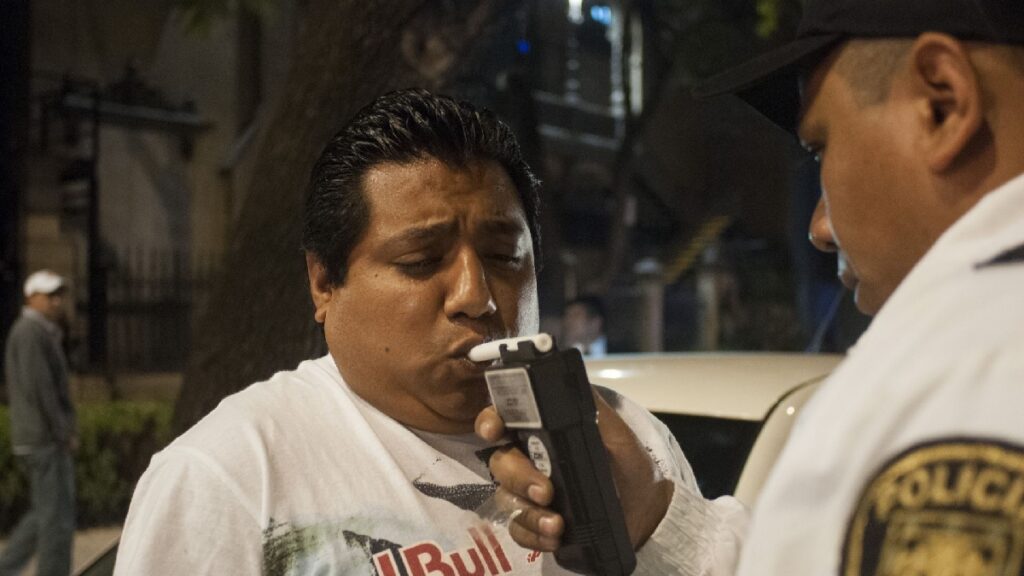 Alcoholímetro en Ciudad de México. Foto: Cuartoscuro