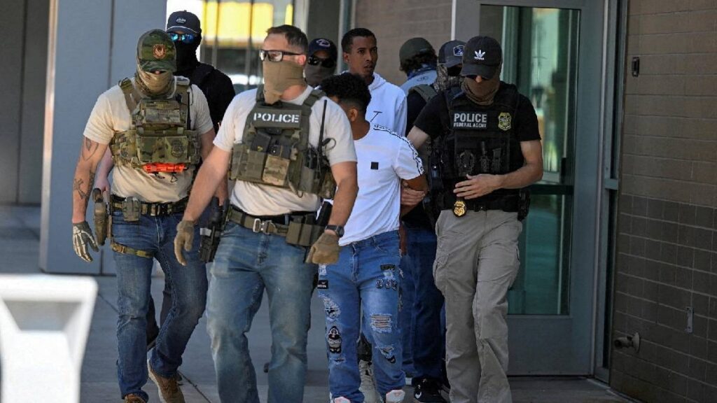 3 mil pesos por autodeportarse. Foto: Reuters