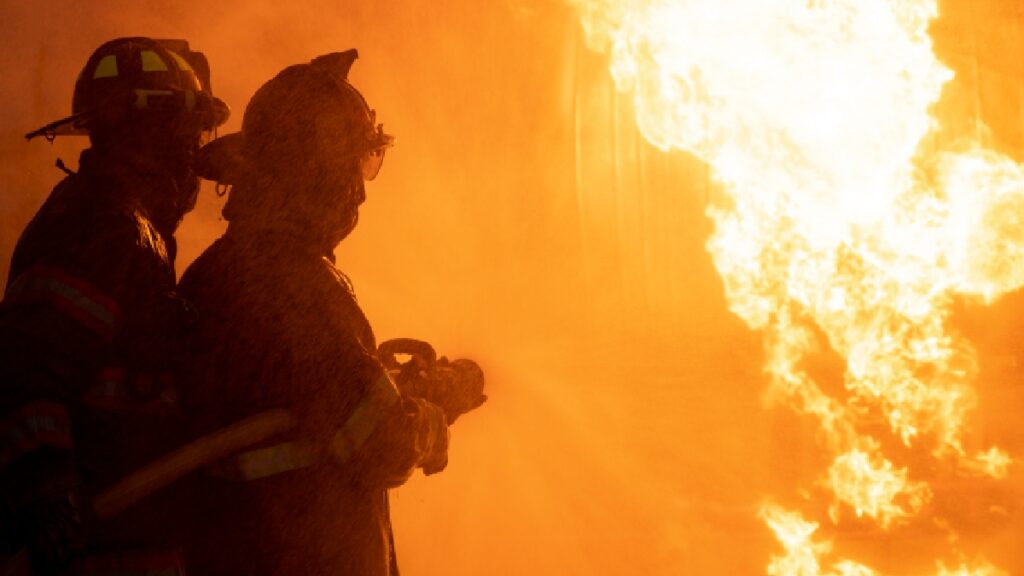 Incendio consume locales de pirotecnia en Honduras. Foto: Gettyimages