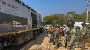 Nuevas imágenes: recuperan los 13 cuerpos tras descarrilamiento del Tren Interoceánico