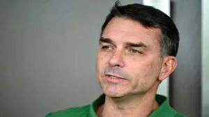 Hijo de Jair Bolsonaro alerta en video sobre el riesgo en la salud de su padre