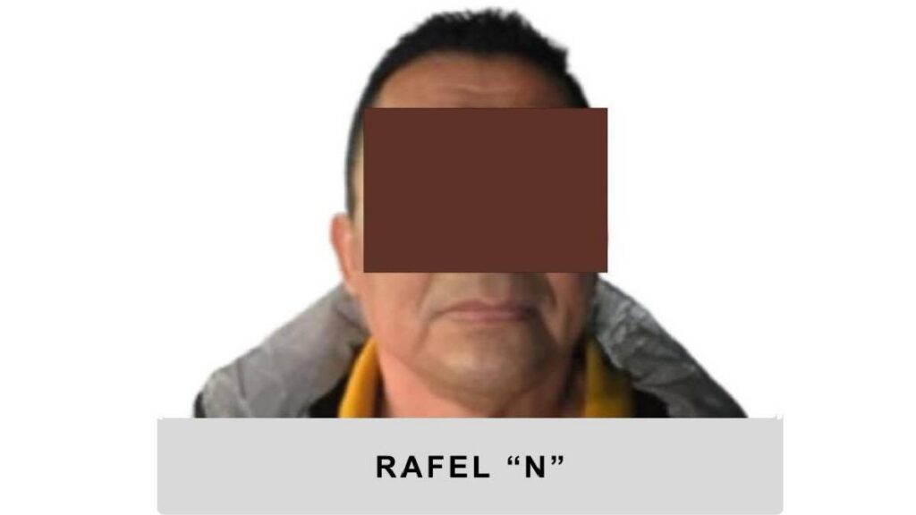 Detienen a reportero en Coatzacoalcos; Fiscalía de Veracruz lo acusa de terrorismo y un juez ordena prisión preventiva.