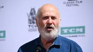 Detienen por sospecha de asesinato al hijo de Rob Reiner tras la muerte del director y su esposa en Los Ángeles