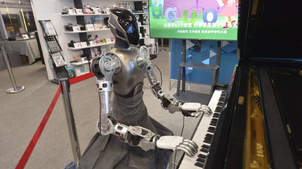 robots humanoides en China pianista