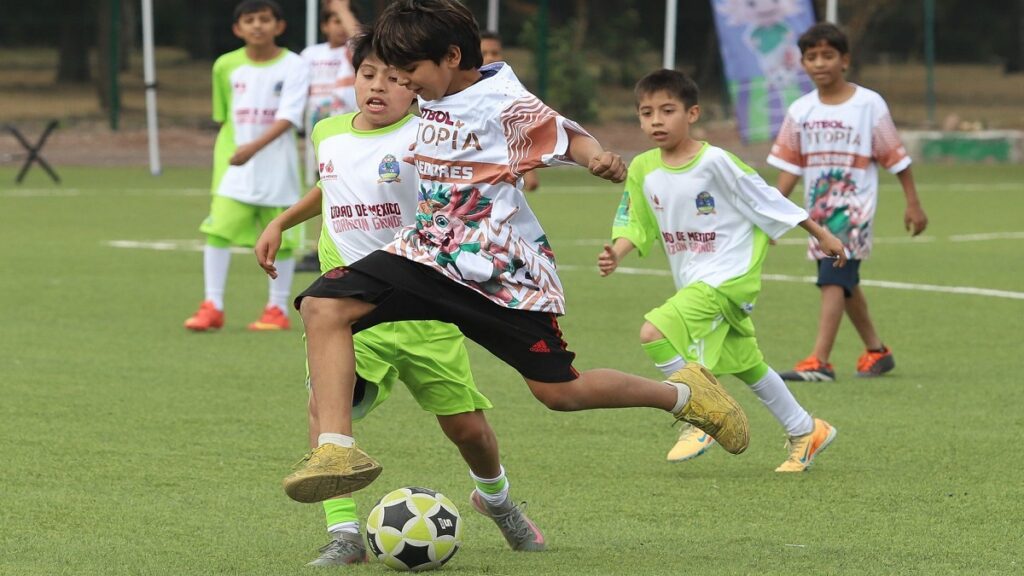 rumbo-al-mundial-2026-cdmx-rehabilitara-500-canchas-de-futbol