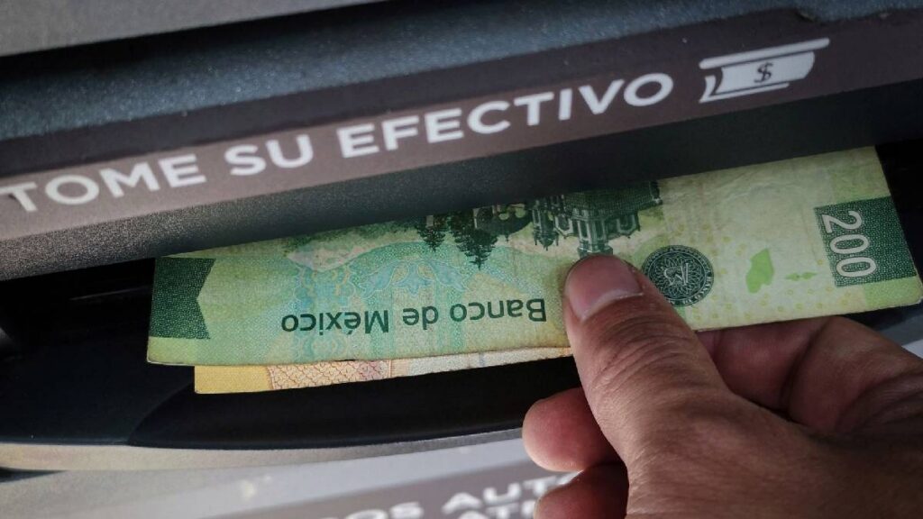 El salario mínimo 2026 alcanza para sobrevivir, pero deja margen muy estrecho: casi sin ahorro, vida austera y vulnerable.