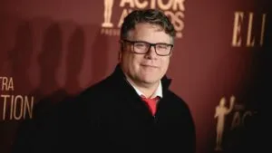 Sean Astin podría ayudar a Taylor Chase, exactor de Nickelodeon en situación de calle