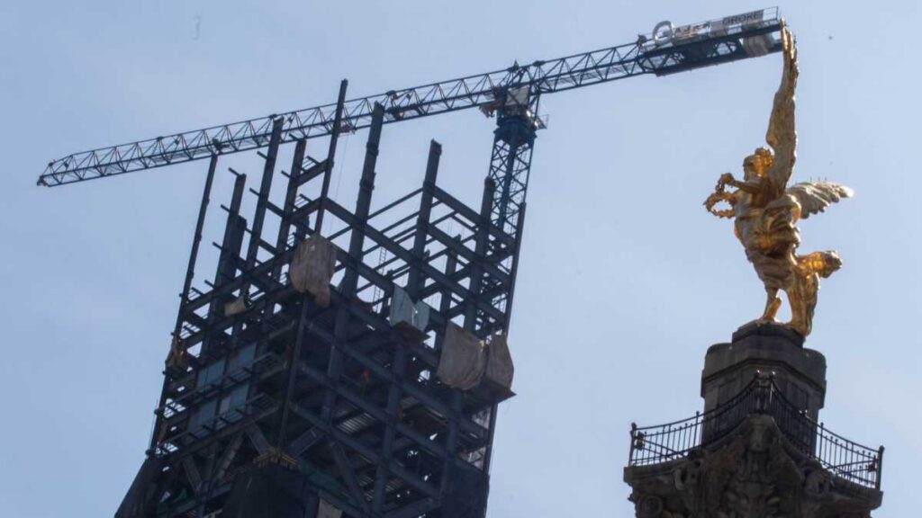 La inversión fija en México cayó 7.6%