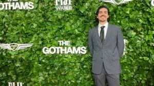 Sergio Muñoz se convierte en el primer mexicano en ganar en los Gotham Awards