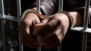 Vinculan a proceso a exsecretario de Hacienda de Sonora por peculado y asociación delictiva