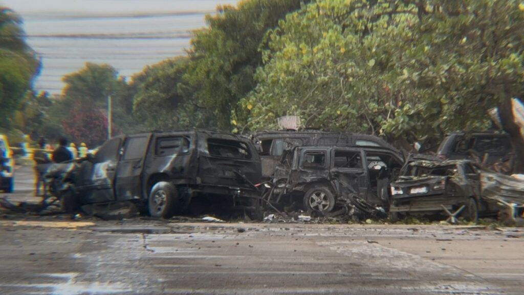 Sube a 5 muertos el saldo por coche bomba frente a la Policía Comunitaria en Coahuayana