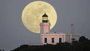 Superluna fría 2025, la última “extrema”: se volverá a ver hasta el año 2042