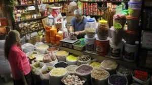 ¡Extorsión sin freno! Tienditas obligadas a pagar hasta 2 mil pesos semanales por “cobro de piso”