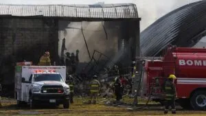 Finalizan labores tras accidente aéreo en Toluca; recuperan 10 cuerpos