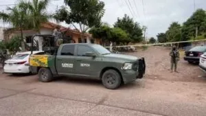 Violencia estremece Culiacán: comando incendia casa y localizan cuerpos embolsados