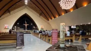 Regresan piezas de oro robadas a la iglesia en Colima