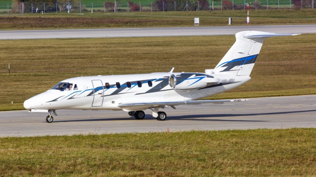 Se desploma aeronave en zona industrial de Toluca.