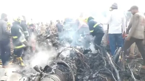 Accidente aéreo durante aterrizaje de emergencia mata al viceministro en jefe de Maharashtra de la India