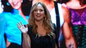 Andrea Legarreta se robó el Año Nuevo con fotos en bikini rojo: “Cierro el año en amor”