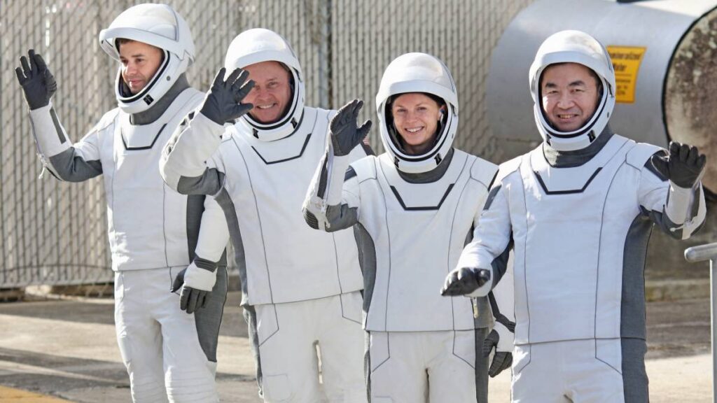 NASA: astronauta con problema de salud está estable.