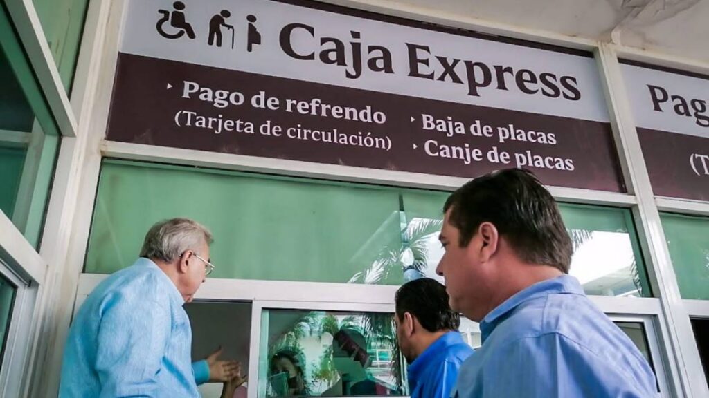 Pon tu auto en regla con seis mil pesos.