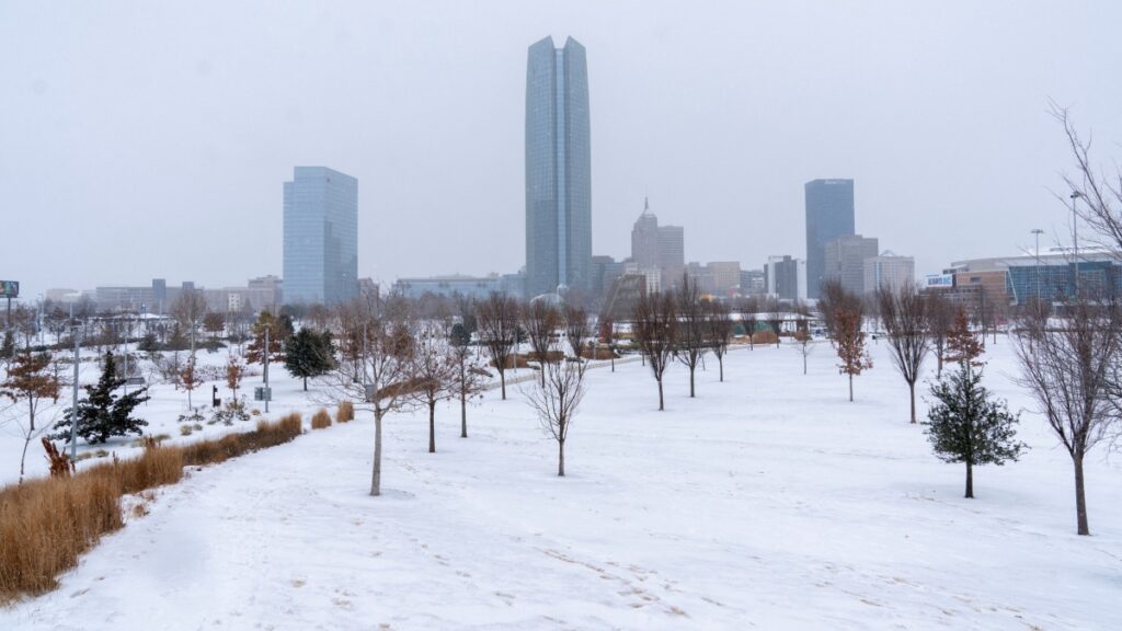 Autoridades llaman a no salir ni 5 minutos a la calle por poderosa tormenta en Estados Unidos