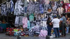 Avanzan acuerdos para retirar a ambulantes del Centro Histórico en CDMX