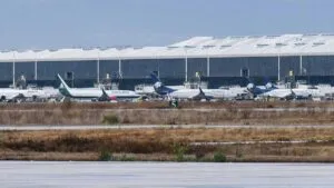 SICT aclara: no hay prohibiciones ni afectación en aviación civil