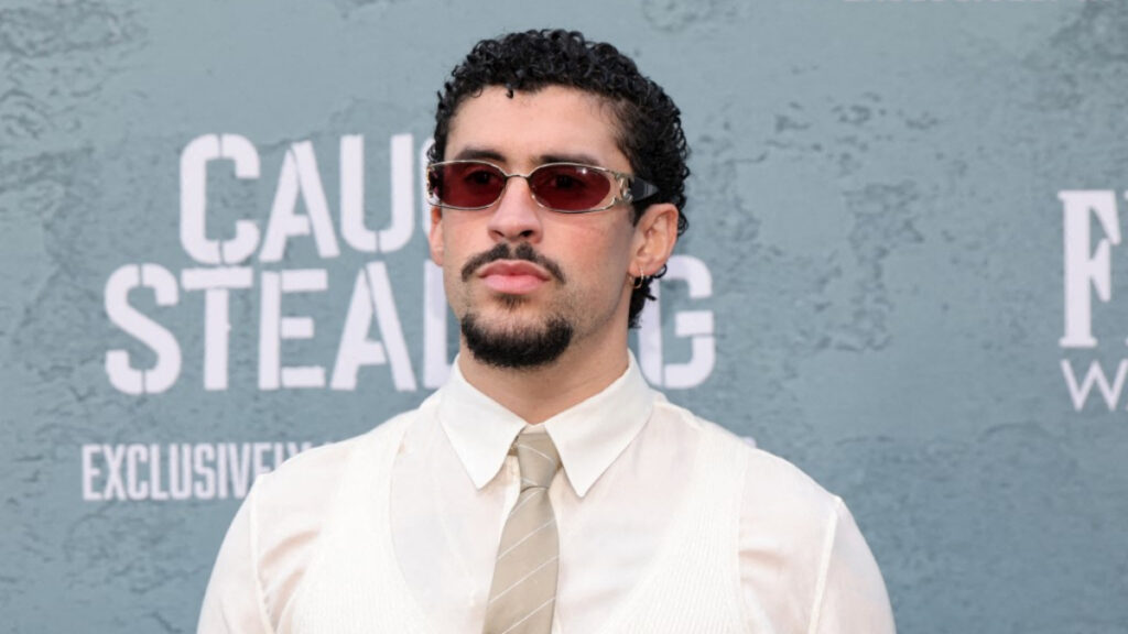 Bad Bunny se encargará del medio tiempo en el Super Bowl 2026