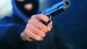 Balacera en tianguis de Reyes Magos deja un muerto en el Centro Histórico de CDMX