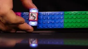 CES 2026: LEGO se transforma con bloque inteligente que se enciende y emite sonidos al jugar