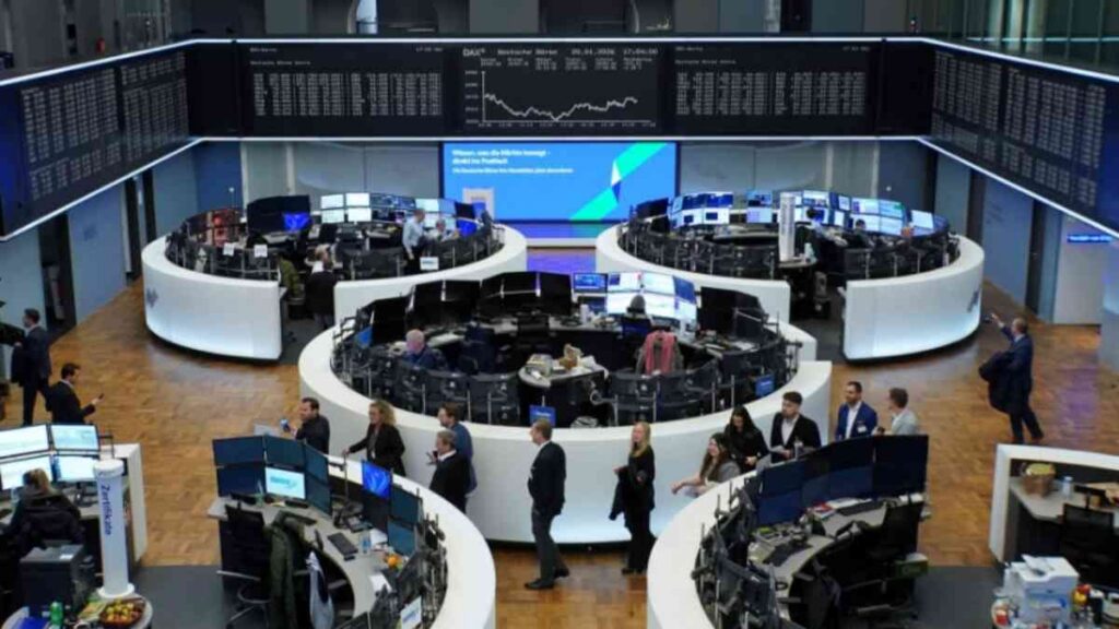 Europa bursátil se mantiene estable; inversionistas esperan decisión de la Fed