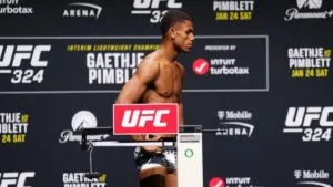Cameron Smotherman, peleador de UFC 324, se desploma en el pesaje y cancelan su combate: video