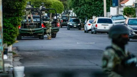 Harfuch señala a “Los Chapitos” por ataque armado a diputados y secuestro de mineros en Sinaloa